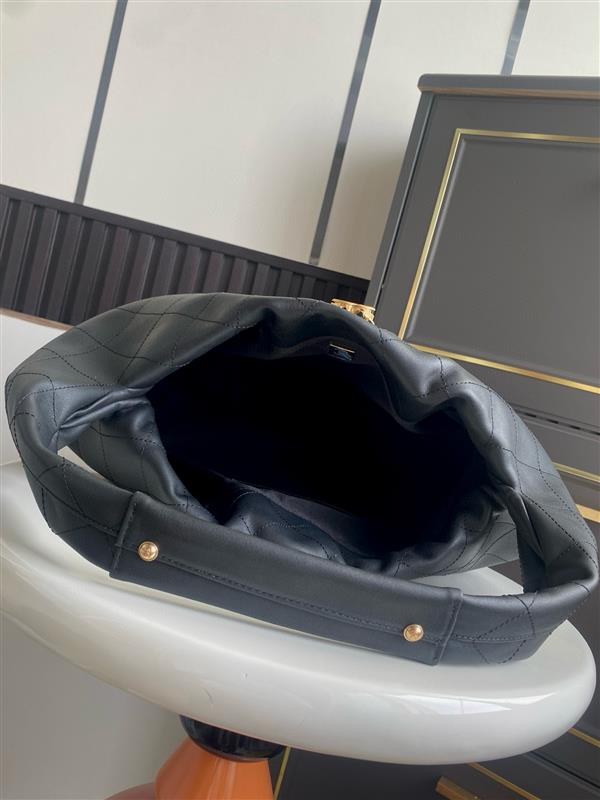 2026131204559166 900